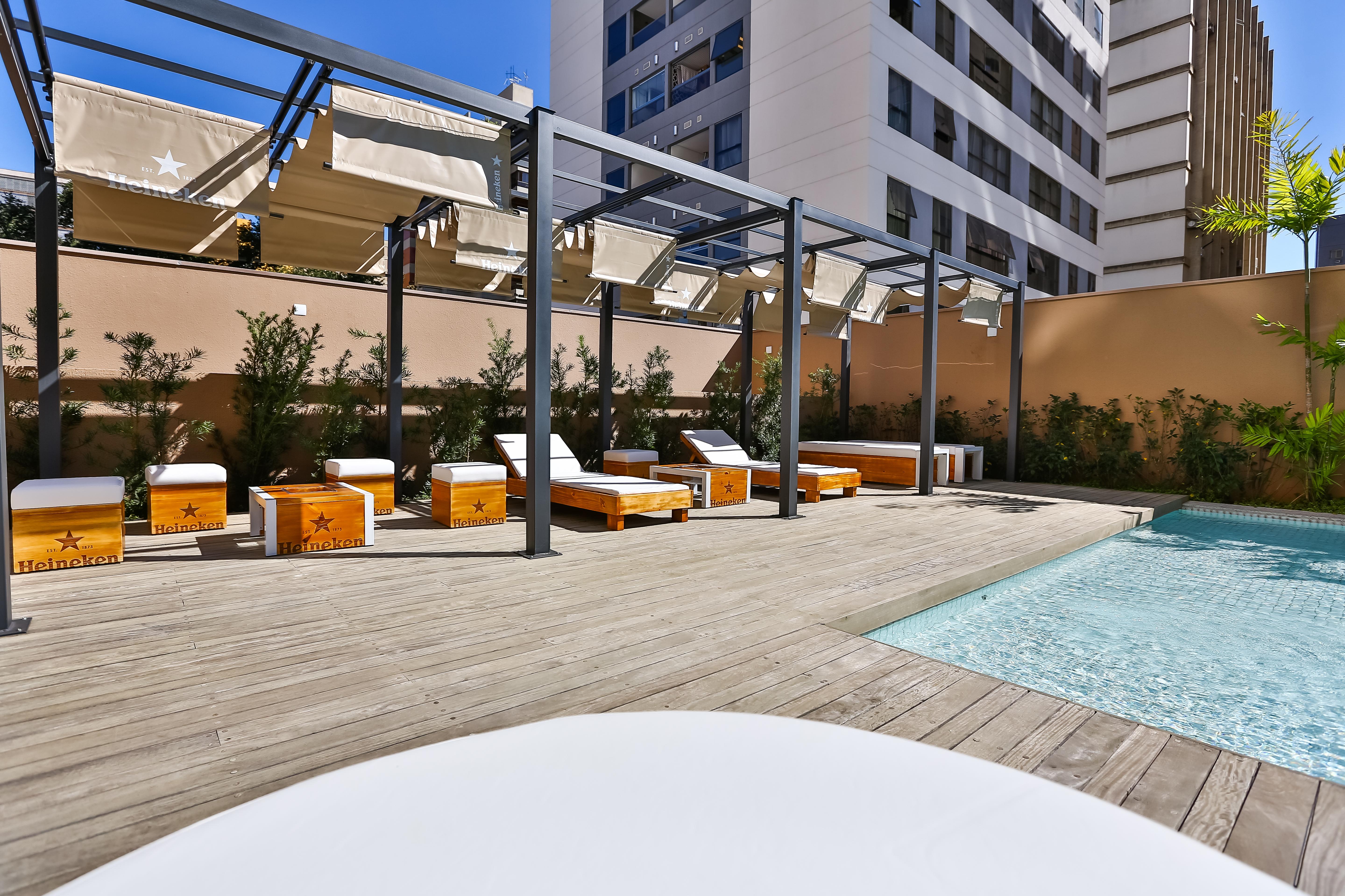 Radisson Red Campinas Hotel Campinas  Buitenkant foto The pool at the hotel