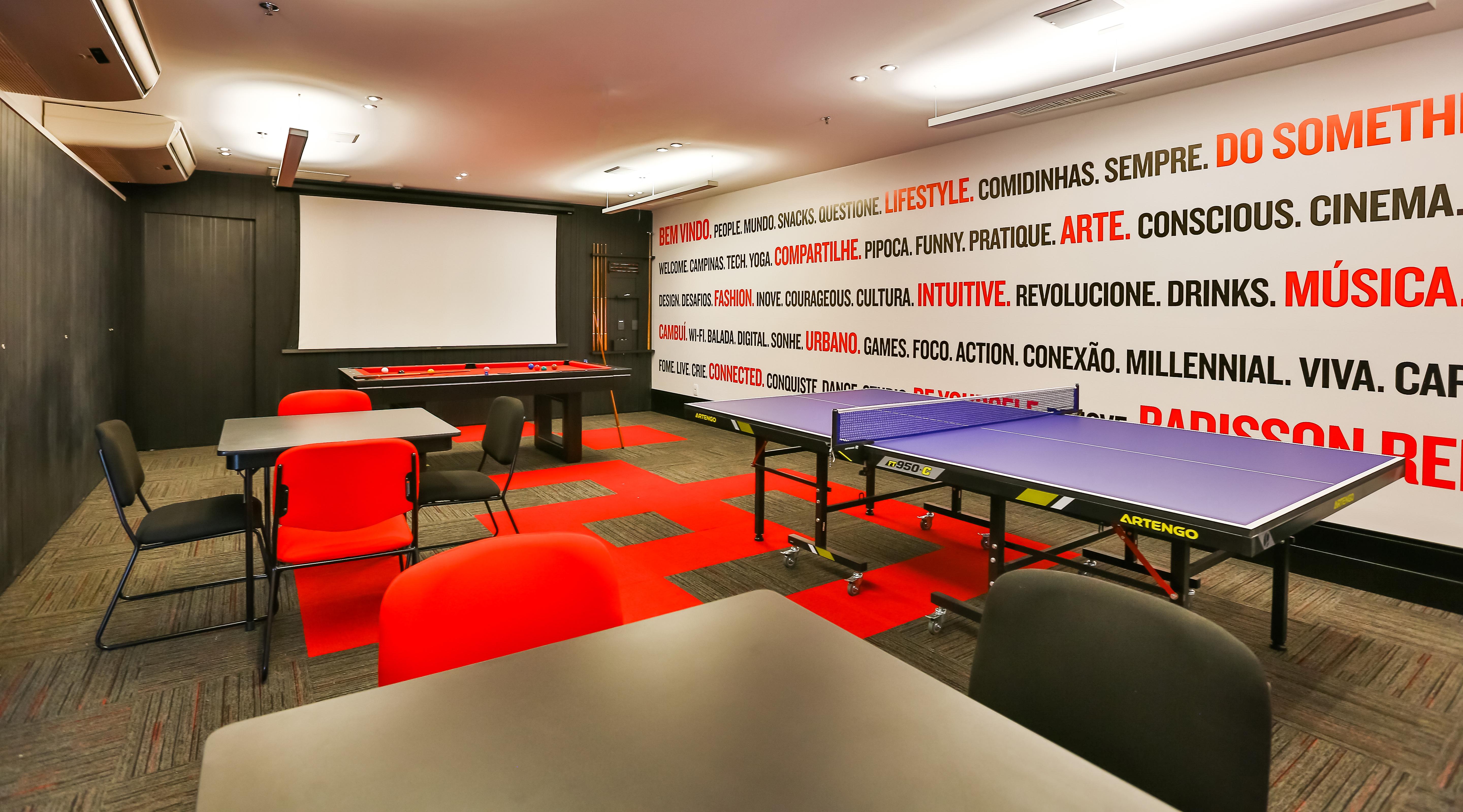 Radisson Red Campinas Hotel Campinas  Buitenkant foto The table tennis room