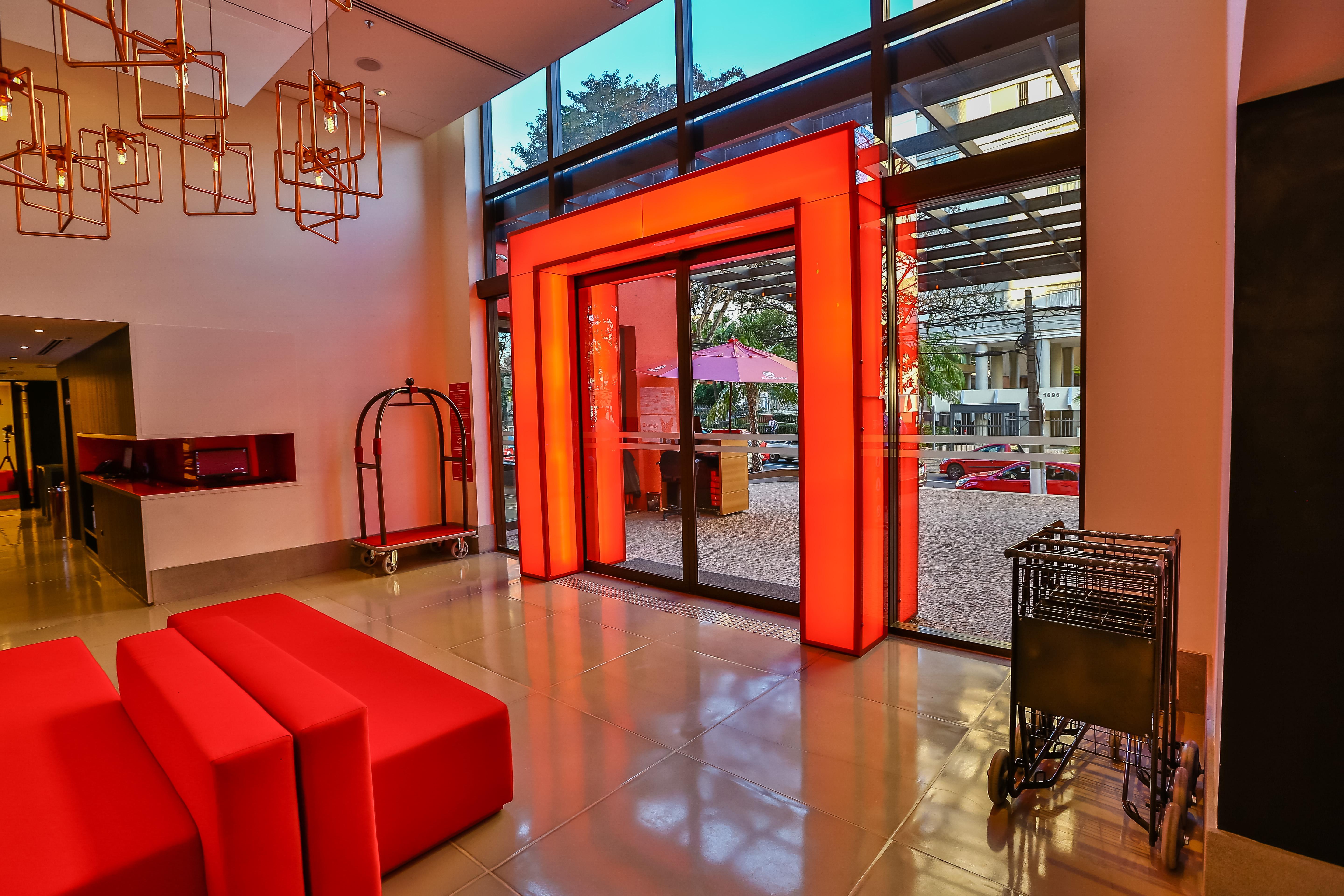 Radisson Red Campinas Hotel Campinas  Buitenkant foto Lobby