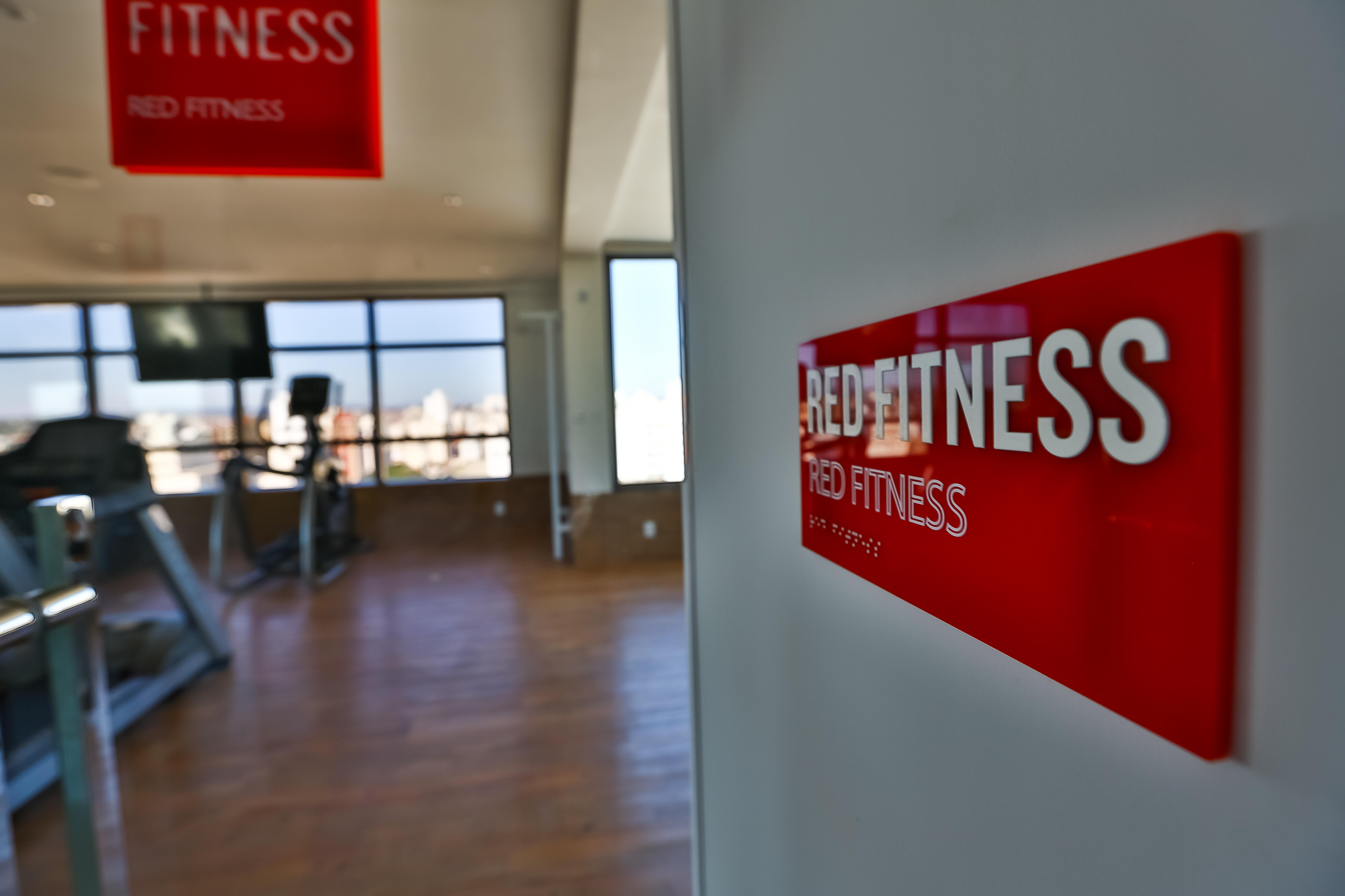 Radisson Red Campinas Hotel Campinas  Buitenkant foto Red Fitness