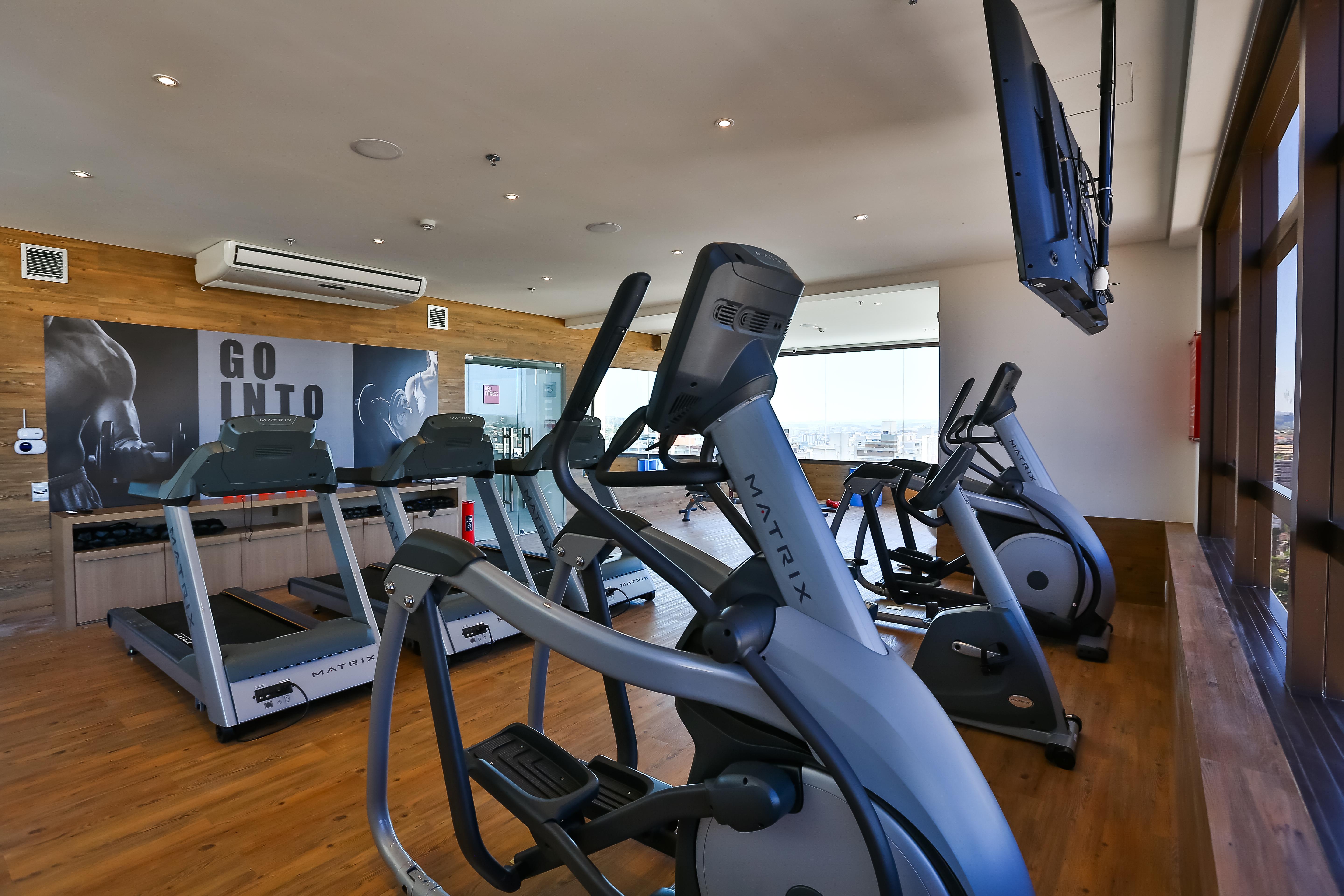 Radisson Red Campinas Hotel Campinas  Buitenkant foto A gym at a hotel
