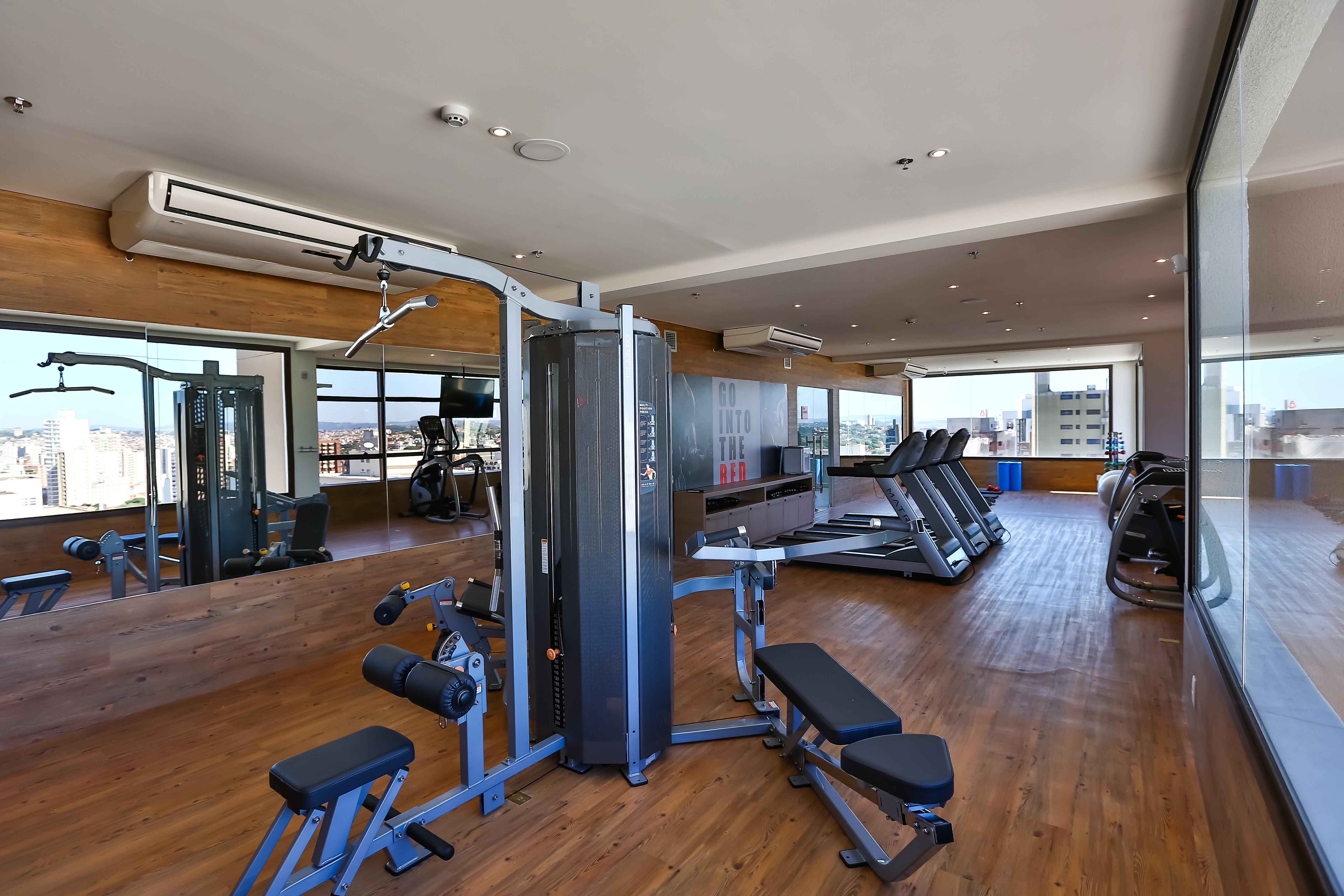 Radisson Red Campinas Hotel Campinas  Buitenkant foto The gym at the hotel