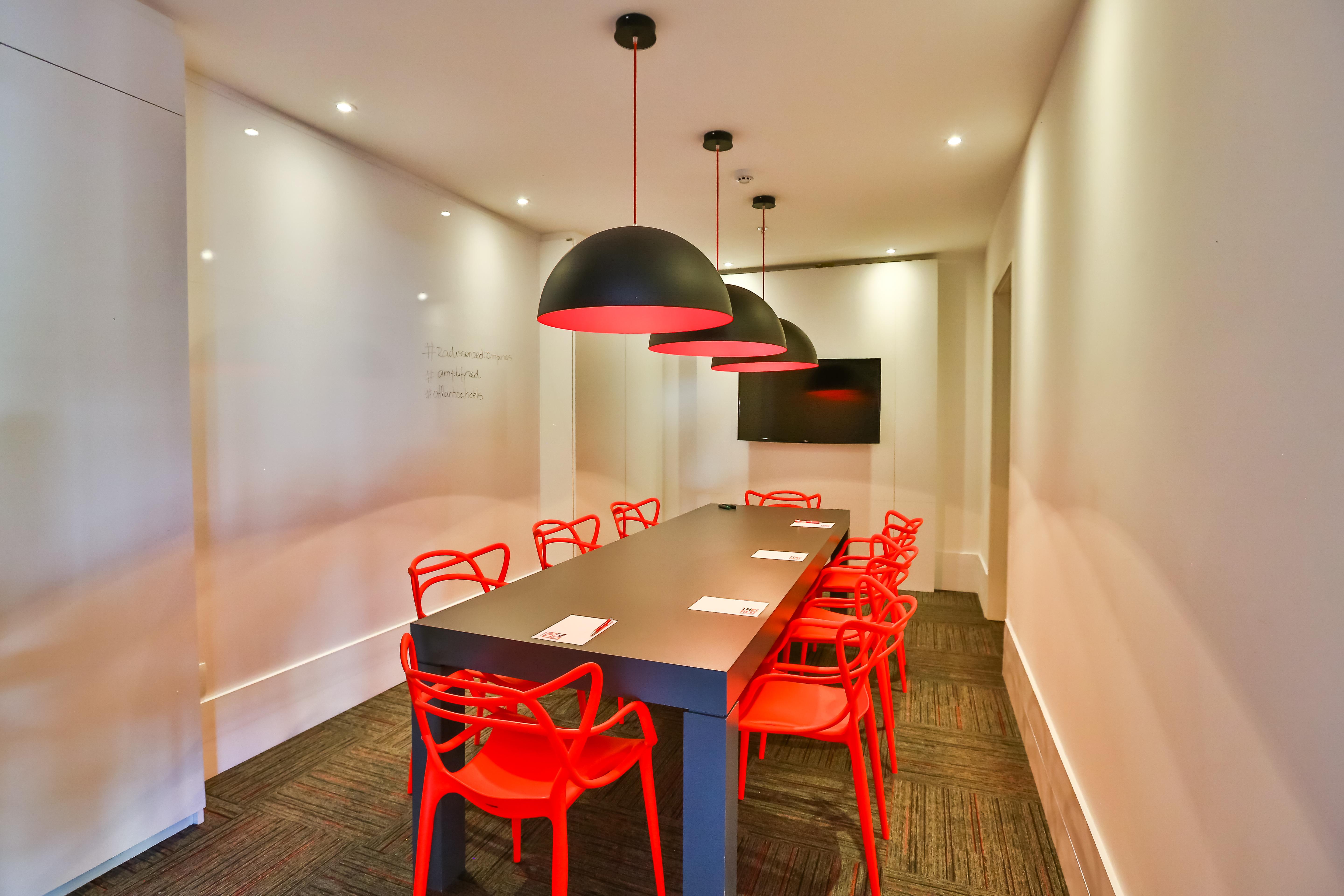 Radisson Red Campinas Hotel Campinas  Buitenkant foto Meeting room at the London office