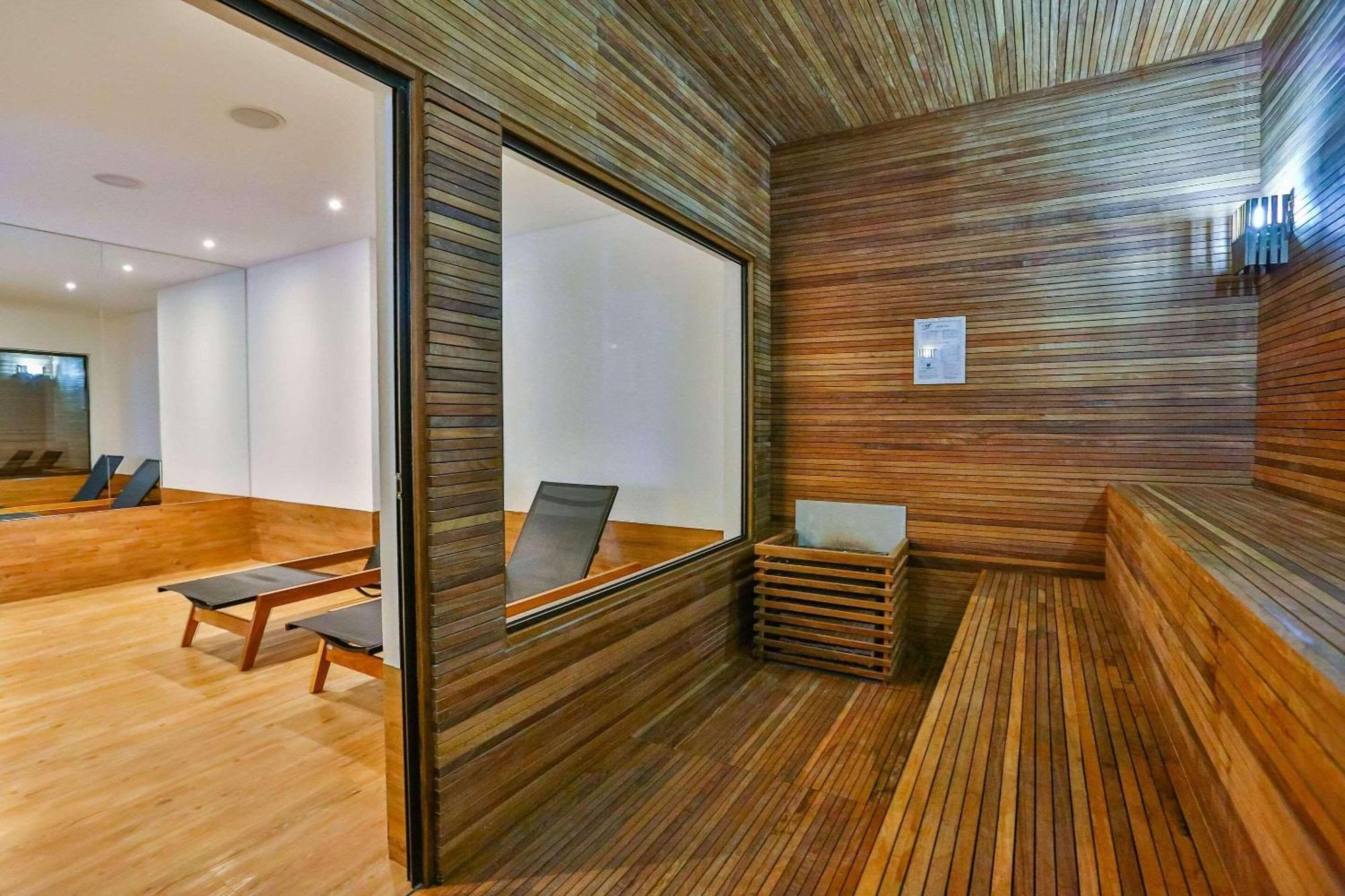 Radisson Red Campinas Hotel Campinas  Buitenkant foto A modern Finnish sauna