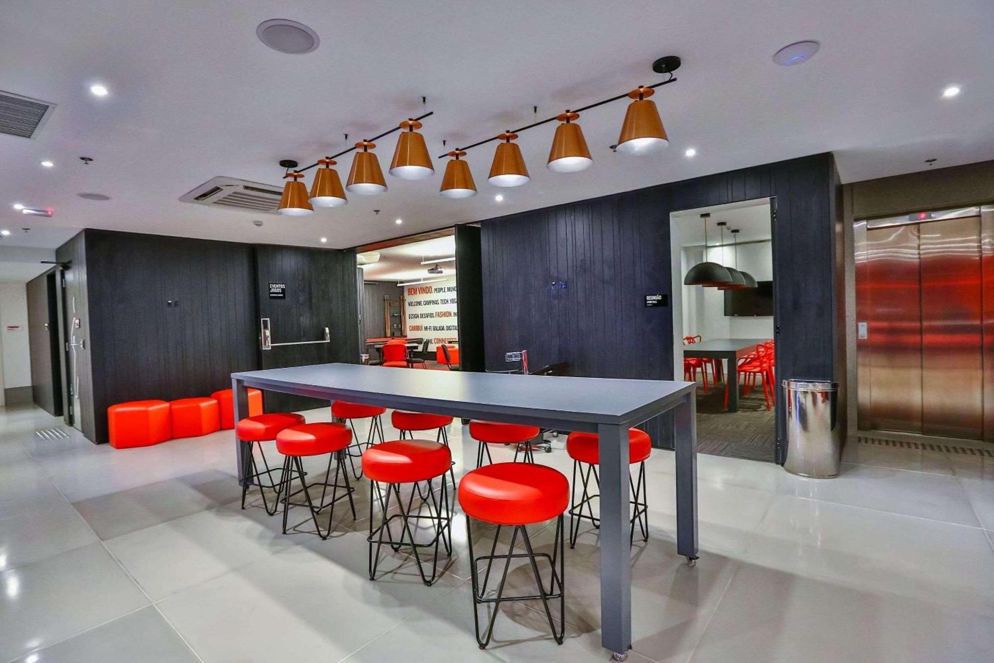 Radisson Red Campinas Hotel Campinas  Buitenkant foto The lounge at London Heathrow Airport
