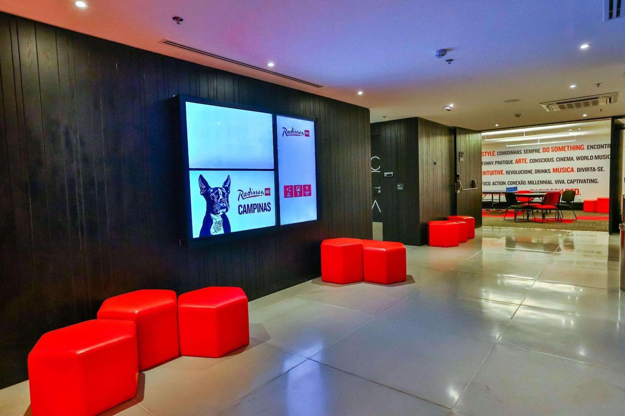 Radisson Red Campinas Hotel Campinas  Buitenkant foto The Red Cat Campus